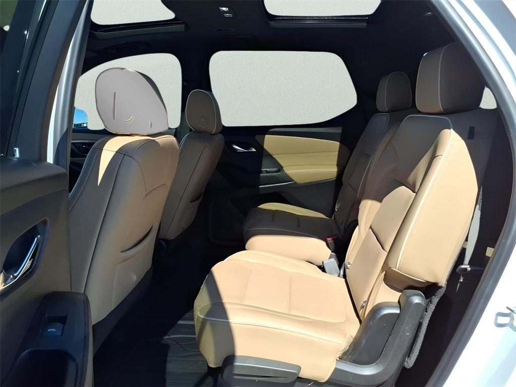 used 2022 Chevrolet Traverse car, priced at $28,632