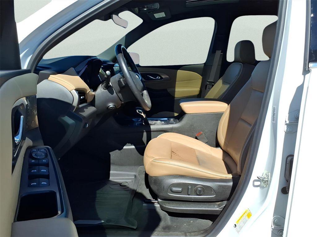 used 2022 Chevrolet Traverse car, priced at $28,632