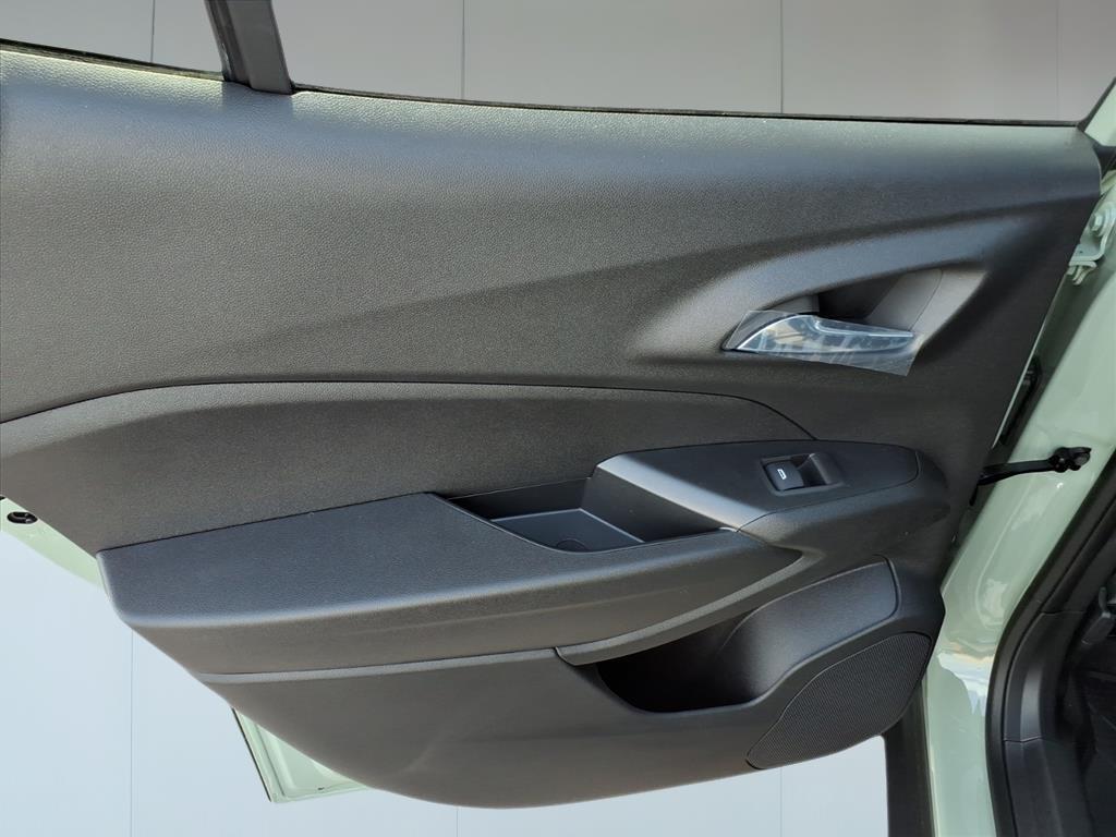new 2026 Chevrolet Trax car, priced at $28,040