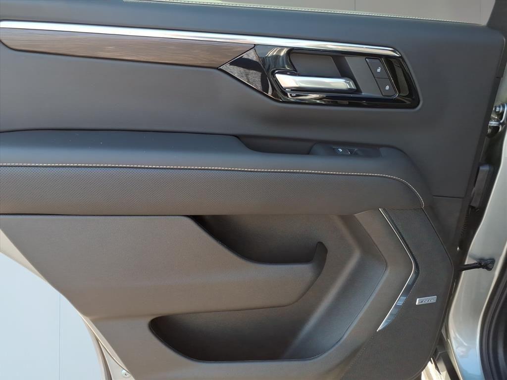 new 2025 Chevrolet Tahoe car, priced at $72,825