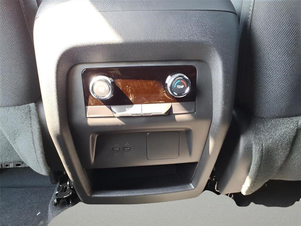 new 2026 Chevrolet Traverse car, priced at $40,274