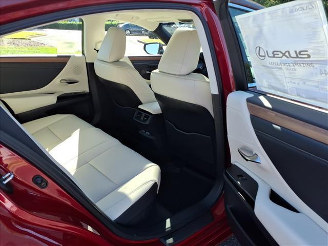 new 2025 Lexus ES 300h car, priced at $50,739