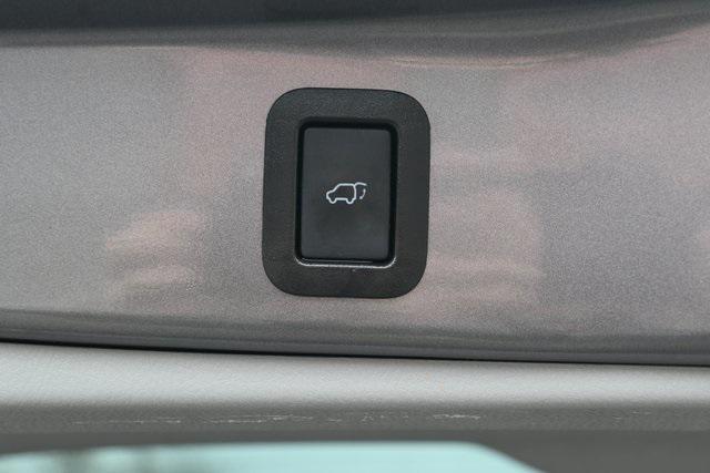 used 2018 Toyota Highlander car, priced at $25,403