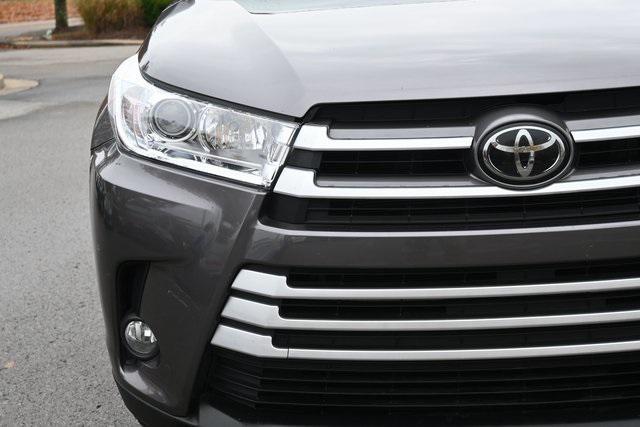 used 2018 Toyota Highlander car, priced at $25,403