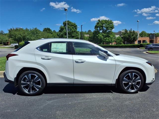 new 2025 Lexus UX 300h car, priced at $42,825