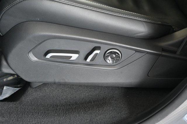 used 2022 Acura MDX car, priced at $41,983