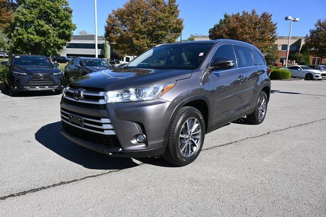 used 2019 Toyota Highlander car, priced at $26,879