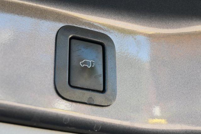 used 2019 Toyota Highlander car, priced at $26,879