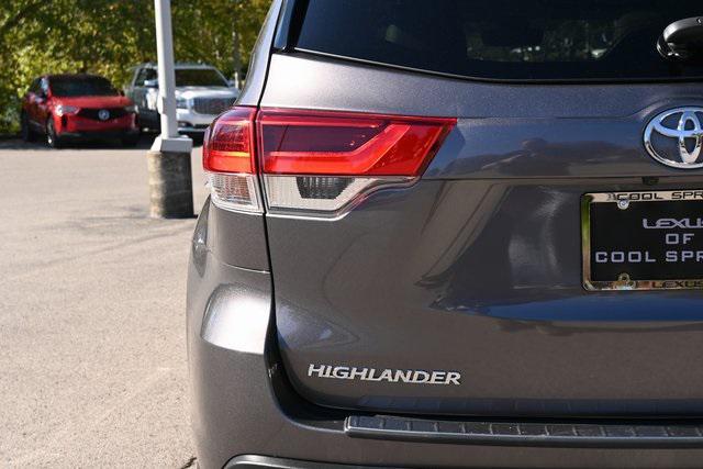 used 2019 Toyota Highlander car, priced at $26,879