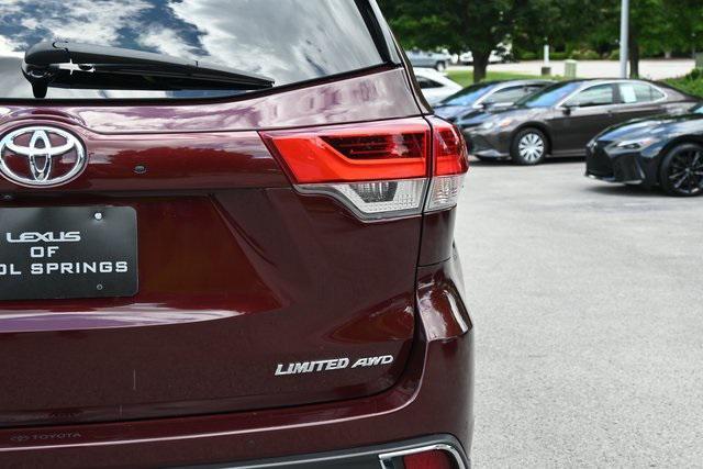 used 2019 Toyota Highlander car, priced at $33,752