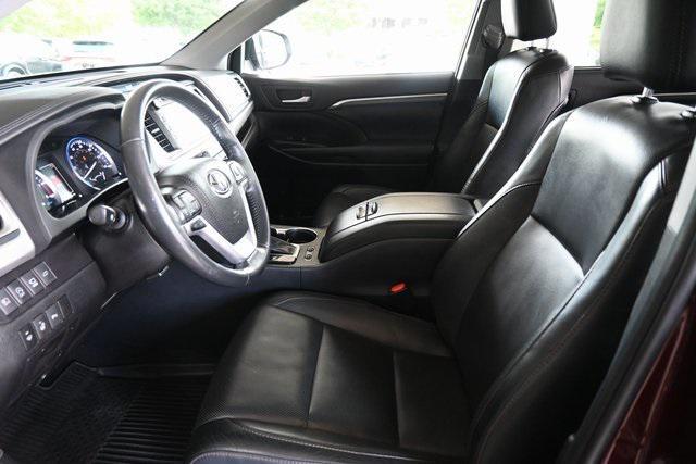 used 2019 Toyota Highlander car, priced at $33,752