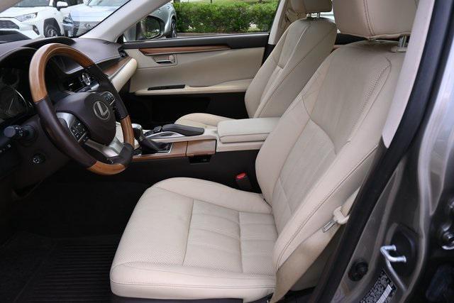 used 2017 Lexus ES 300h car, priced at $22,431