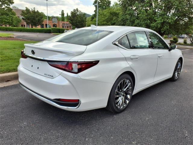 new 2025 Lexus ES 300h car, priced at $54,254