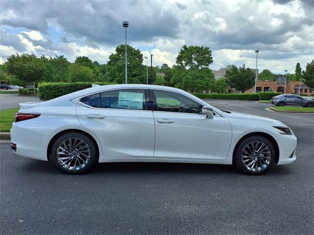 new 2025 Lexus ES 300h car, priced at $54,254