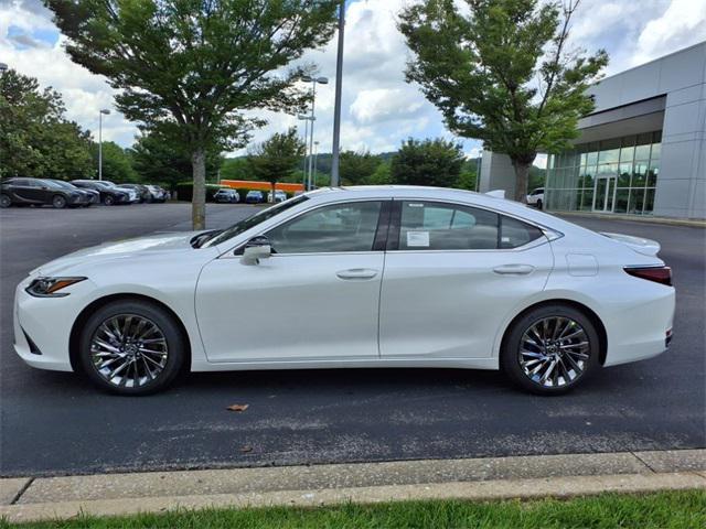 new 2025 Lexus ES 300h car, priced at $54,254