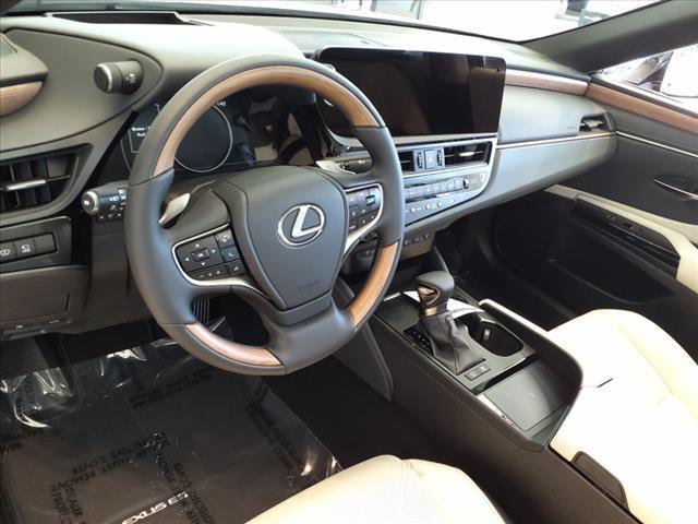 new 2025 Lexus ES 300h car, priced at $53,655