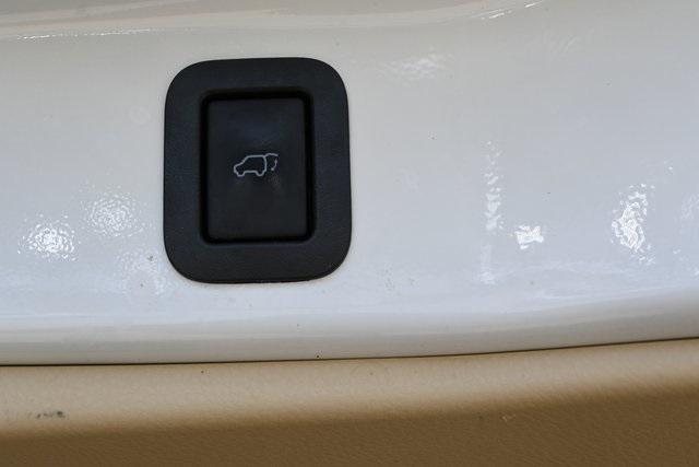 used 2017 Toyota Highlander car, priced at $22,885