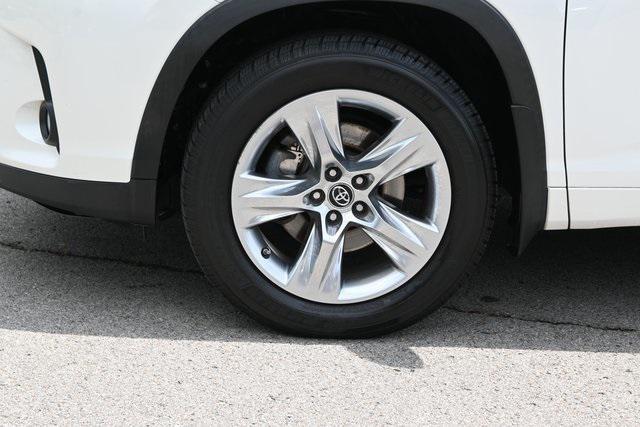 used 2017 Toyota Highlander car, priced at $22,885