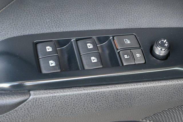 used 2018 Toyota Camry Hybrid car, priced at $23,257