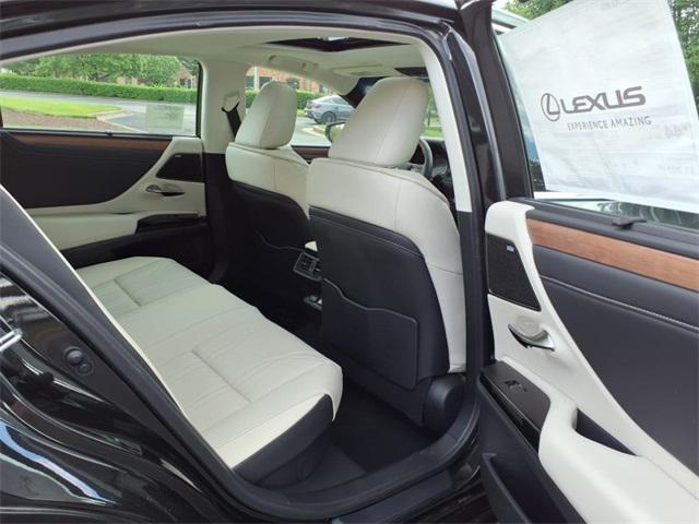 new 2025 Lexus ES 300h car, priced at $56,544