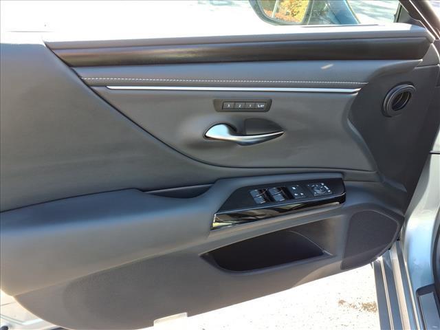 new 2025 Lexus ES 350 car, priced at $48,579