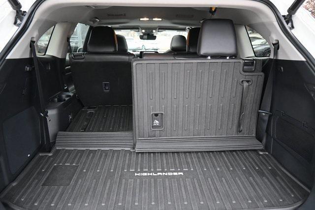 used 2020 Toyota Highlander car, priced at $32,883