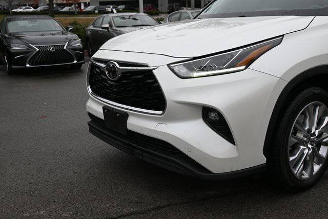 used 2020 Toyota Highlander car, priced at $32,883