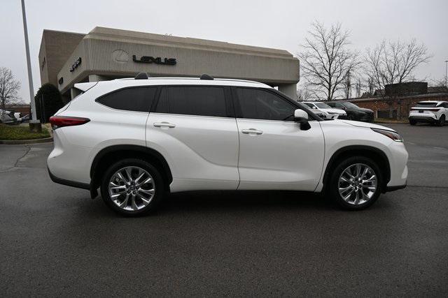 used 2020 Toyota Highlander car, priced at $32,883
