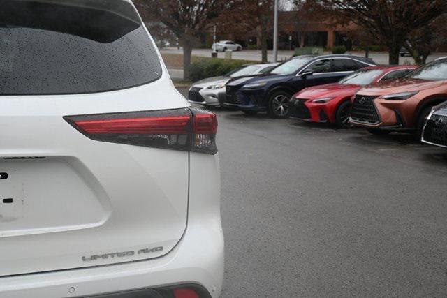 used 2020 Toyota Highlander car, priced at $32,883