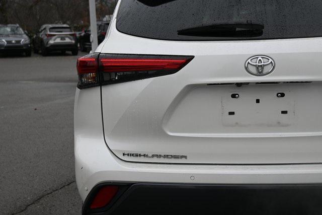 used 2020 Toyota Highlander car, priced at $32,883