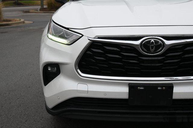 used 2020 Toyota Highlander car, priced at $32,883