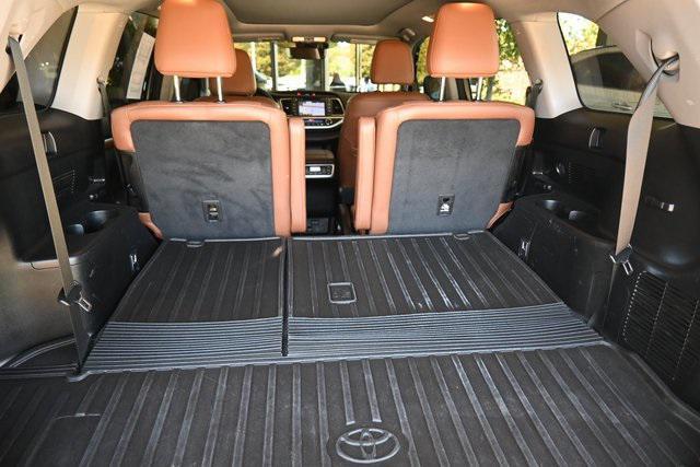 used 2018 Toyota Highlander car, priced at $28,695