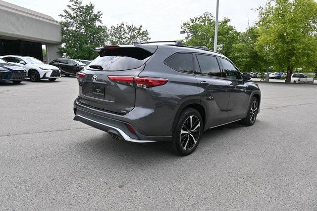 used 2021 Toyota Highlander car, priced at $34,530