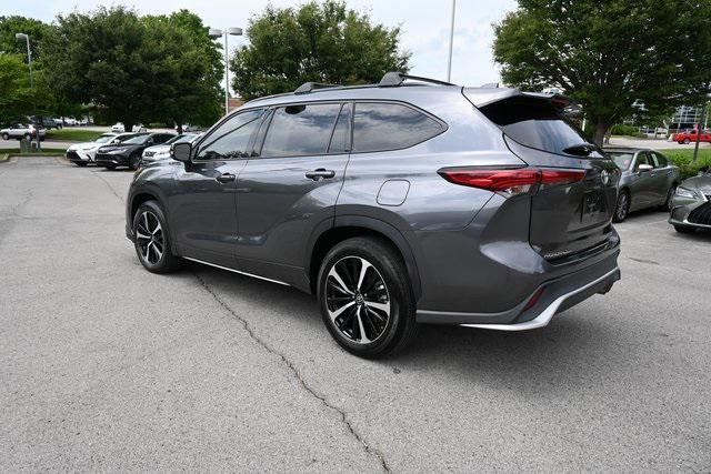 used 2021 Toyota Highlander car, priced at $34,530
