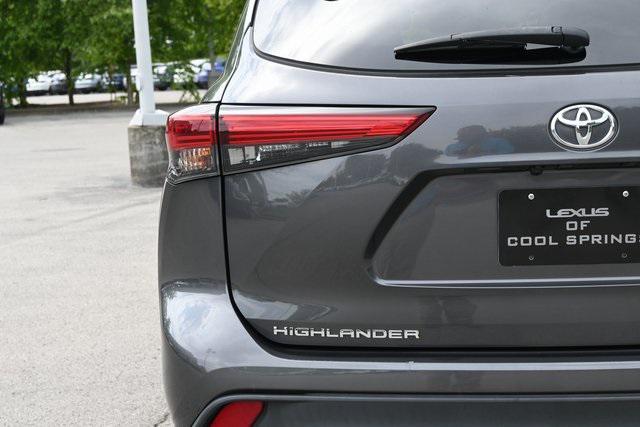 used 2021 Toyota Highlander car, priced at $34,530