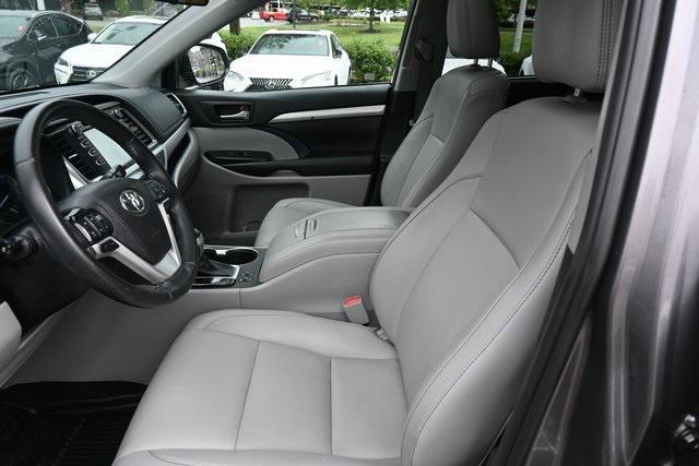 used 2019 Toyota Highlander car, priced at $26,134