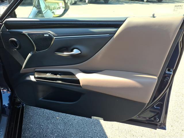 new 2025 Lexus ES 350 car, priced at $55,864