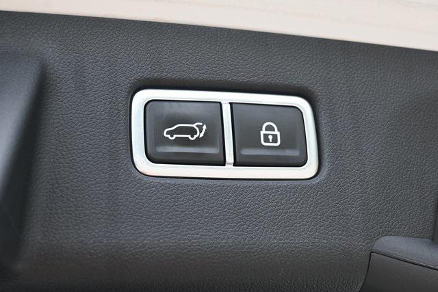 used 2022 Kia Sorento car, priced at $28,555
