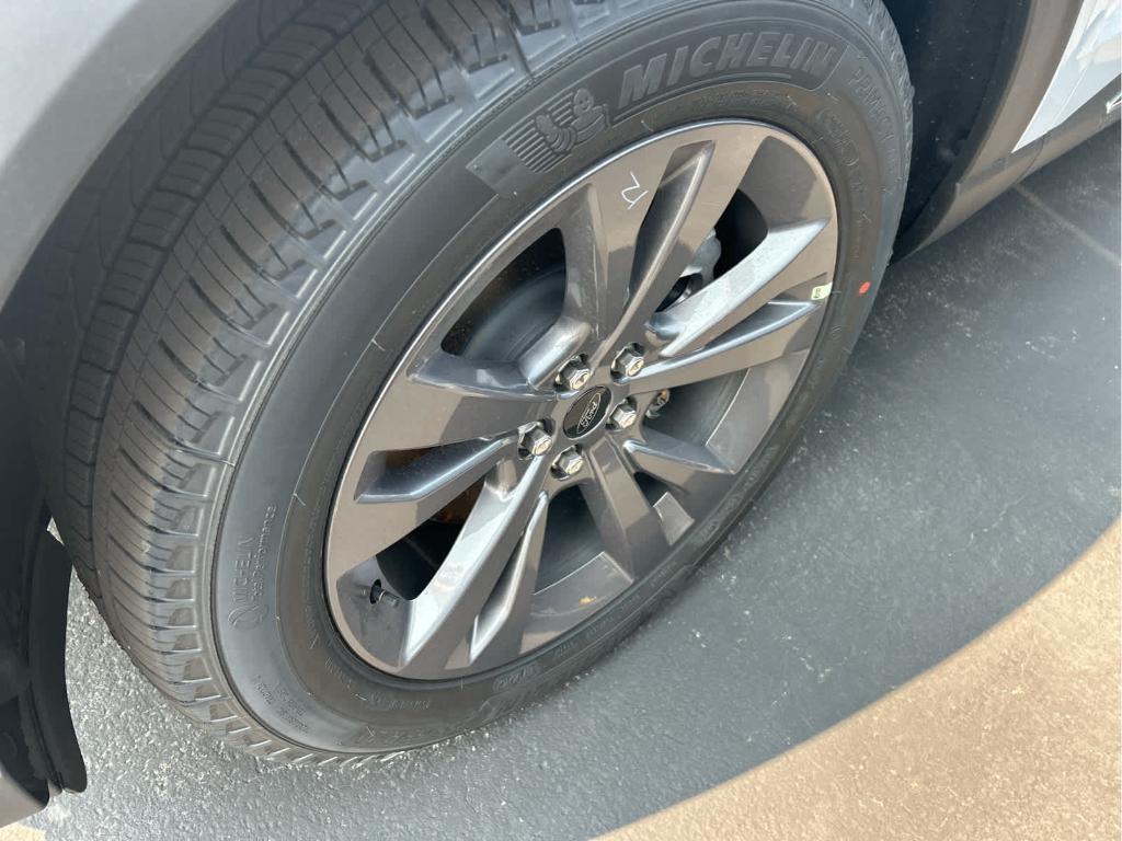 new 2025 Ford Explorer car, priced at $46,224