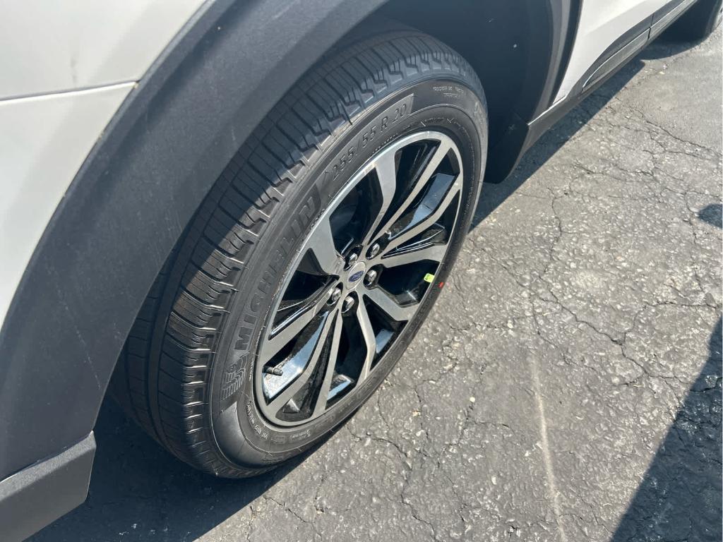 new 2025 Ford Explorer car, priced at $46,043