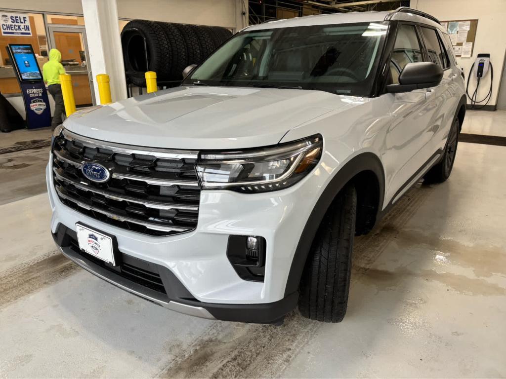 new 2025 Ford Explorer car, priced at $45,199