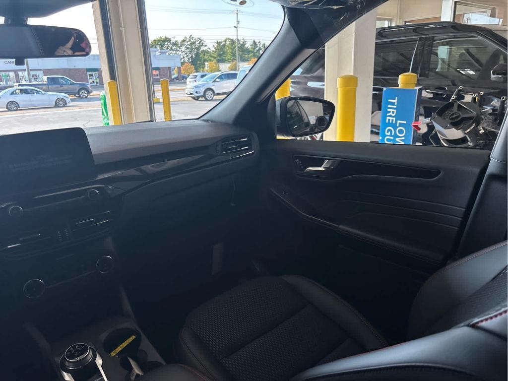 new 2025 Ford Escape car, priced at $31,095