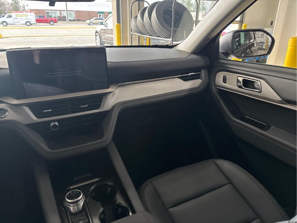 new 2025 Ford Explorer car, priced at $44,850