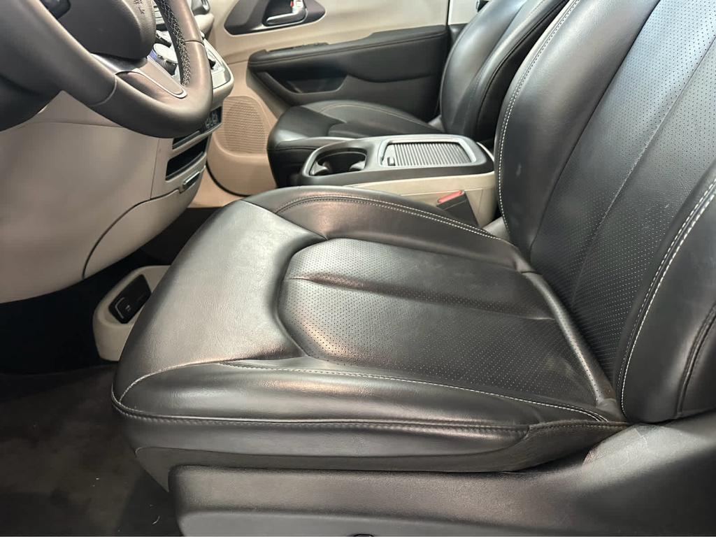used 2023 Chrysler Pacifica Hybrid car, priced at $26,796