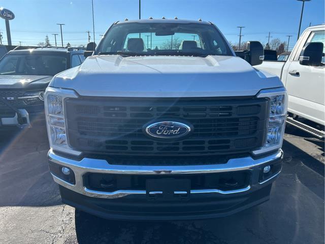 new 2025 Ford F-350 car, priced at $49,800