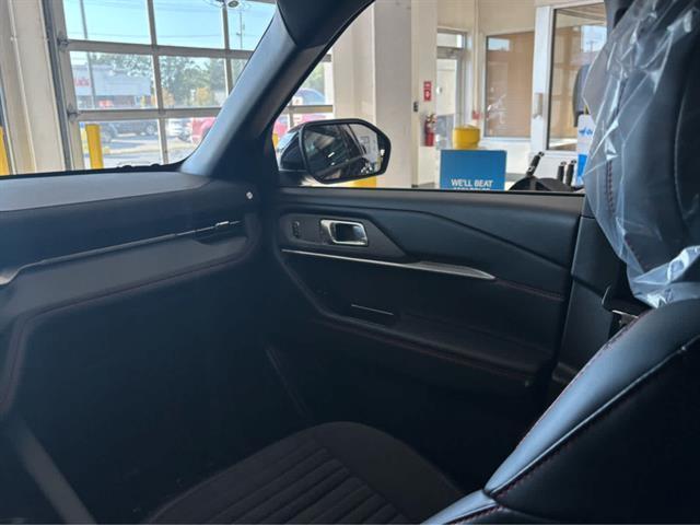 new 2025 Ford Explorer car, priced at $53,370