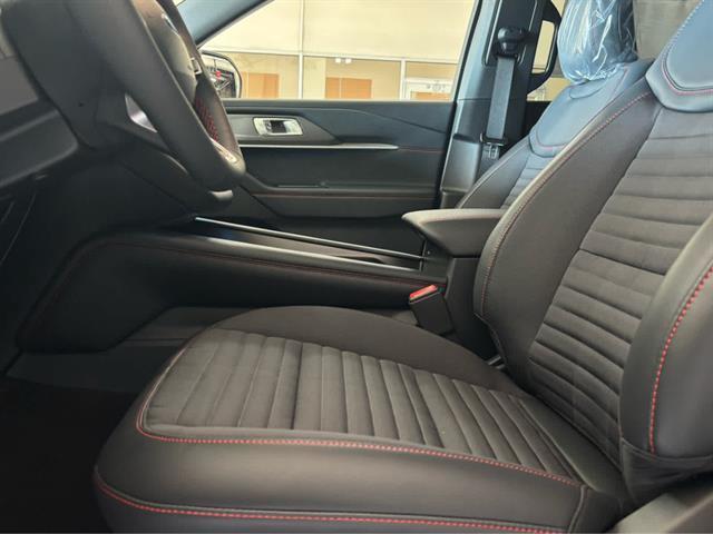 new 2025 Ford Explorer car, priced at $53,370