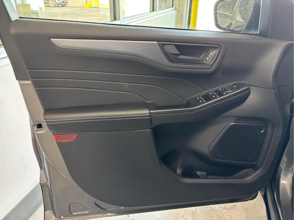 new 2025 Ford Escape car, priced at $30,689