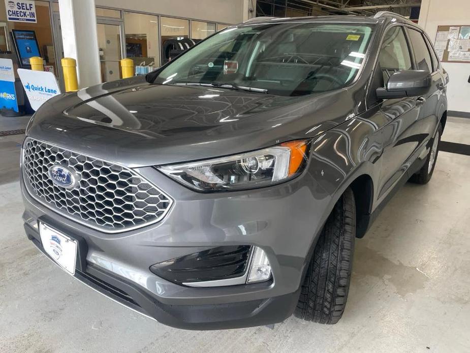 new 2024 Ford Edge car, priced at $40,392