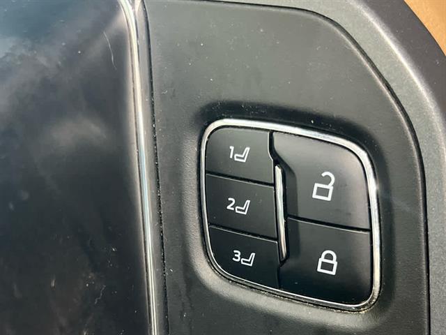 used 2023 Ford F-250 car, priced at $69,944